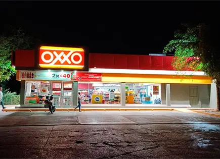 Hamp&oacute;n atraca un OXXO con arma blanca