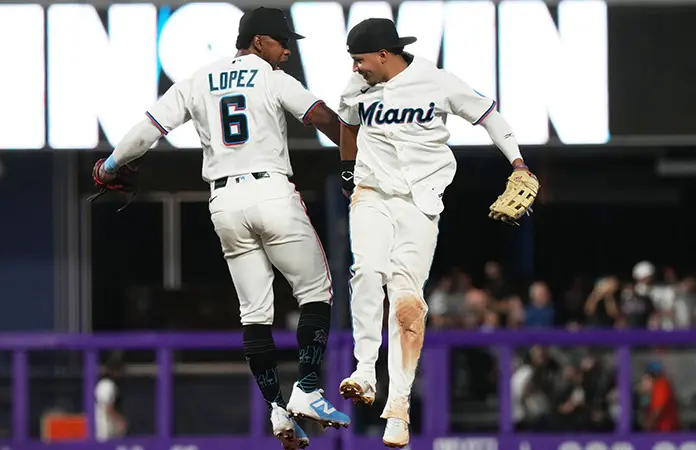 Marlins superan 2-1 a Rockies