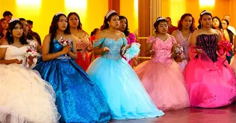 Cumple DIF sue&ntilde;o de quincea&ntilde;eras