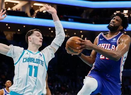 Trepidante triunfo de 76ers sobre Hornets