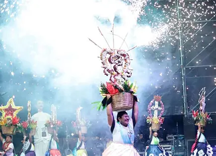 Alcalde de San Luis Potos&iacute; rinde homenaje al estado de Oaxaca