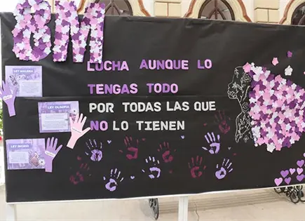 Con murales reconocen valor de la mujer