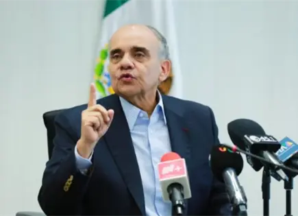 Manuel A&ntilde;orve exige transparencia en excedentes petroleros