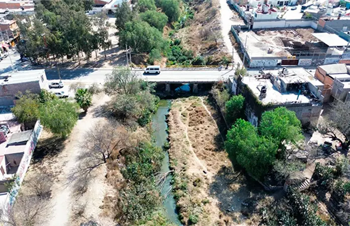 Particulares contaminan río Paisanos
