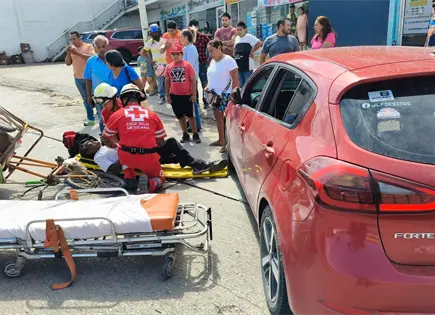 Video | Embisten a hombre con triciclo en bulevar