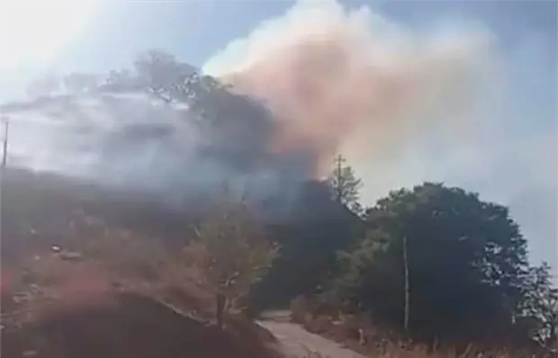 Comuneros controlan incendio en Sierra Jord&aacute;n