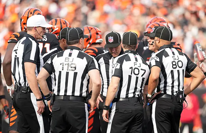 Contratará la NFL árbitros suplentes