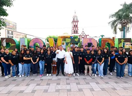 Jóvenes serán guías de turistas Jóvenes serán guías de turistas