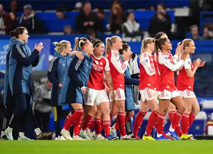 Arsenal avanza a semifinales pese a derrota ante Chelsea