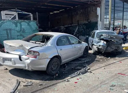 Cuantiosos da&ntilde;os por accidente en carretera a Rioverde (fotos)