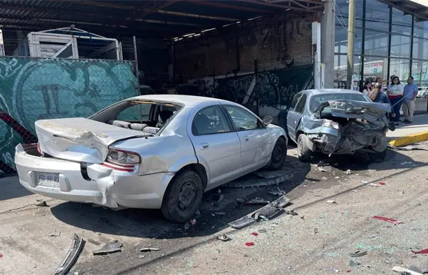 Cuantiosos da&ntilde;os por accidente en carretera a Rioverde (fotos)
