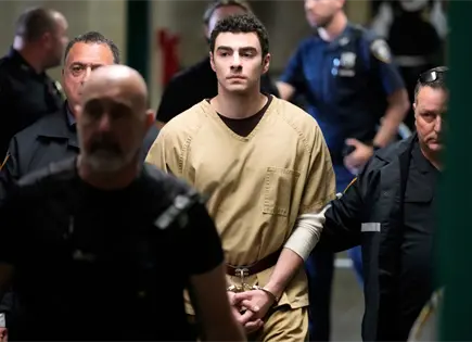 Postergan hasta octubre juicio a acusado de matar a CEO de UnitedHealthcare