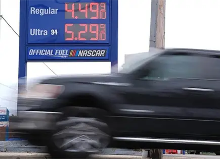 Se encarecen en EU los combustibles