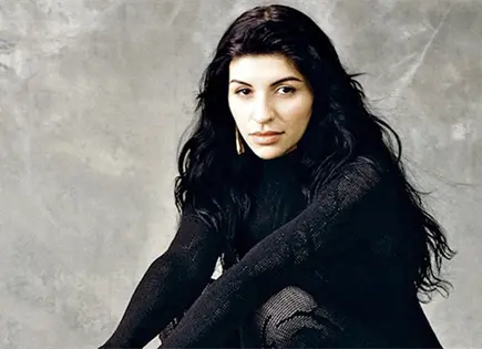 CAZZU DEBUTA COMO ACTRIZ