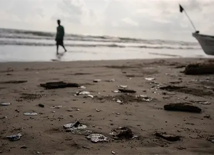 Derrame afecta a miles de pescadores