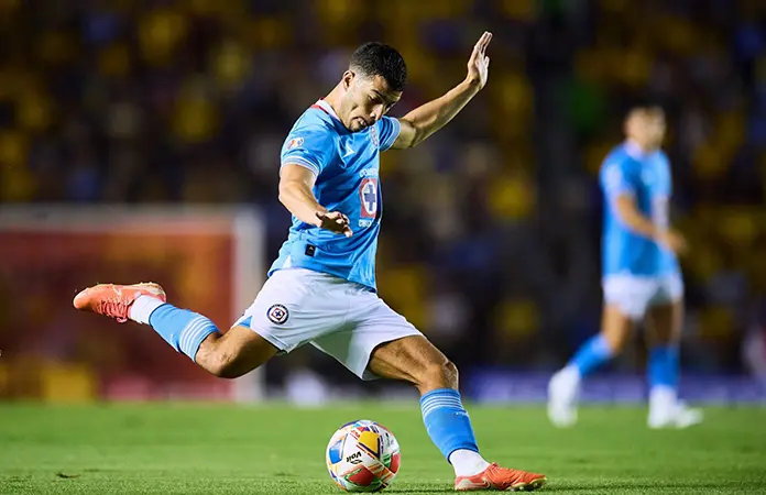 Destaca Larcamón aportación de Lira