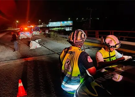 Joven fallece al chocar con su motocicleta