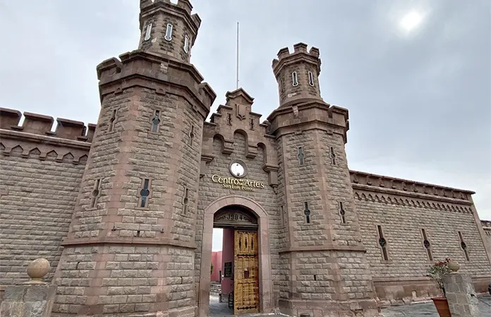 Noches de recorrido en el CEART