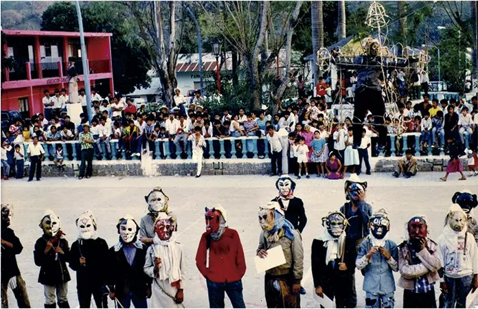 "SEMANA SANTA MULTICULTURAL"