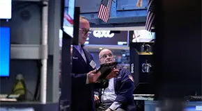 Wall Street cierra en rojo tras &uacute;ltimos ataques de EU en Ormuz