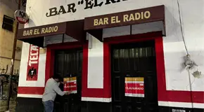 Clausuran bar El Radio en "Visita de los 7 bares"