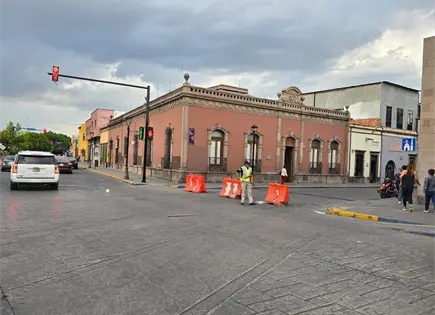 Comienzan cierres viales en el Centro por Procesi&oacute;n
