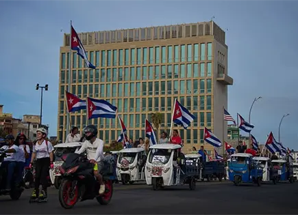 Cubanos protestan por las sanciones de EU