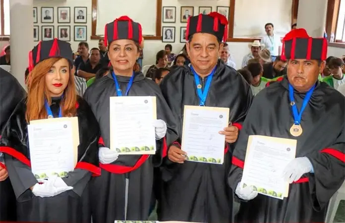 Galardonan al alcalde de Tamuín