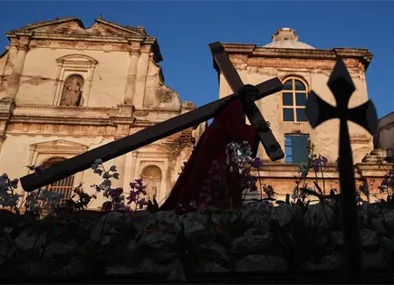 Miles celebran Viernes Santo con procesiones en Am&eacute;rica Latina
