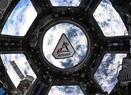 NASA Artemis II enciende motores para sobrevuelo lunar