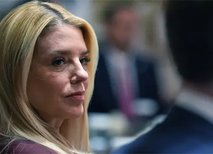 Pam Bondi pierde cargo en Justicia tras presiones de Trump Pam Bondi pierde cargo en Justicia tras presiones de Trump