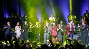 Rinden homenaje a Juan Gabriel en el Teatro de la Paz
