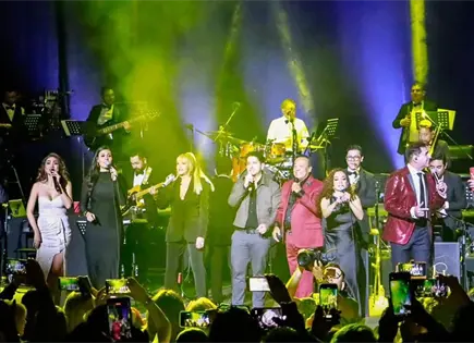 Rinden homenaje a Juan Gabriel en el Teatro de la Paz