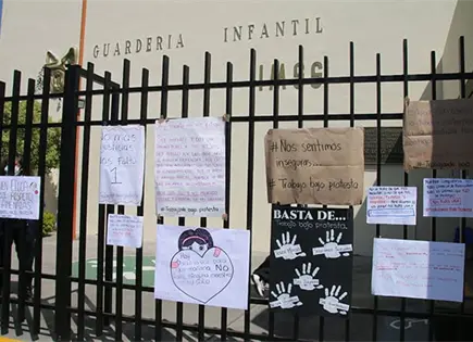 Solicita educadora detenida duplicidad de término legal