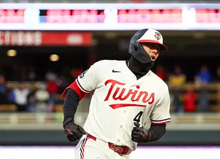 Con grand slam Mellizos vencen a los Rays 10-4 Con grand slam Mellizos vencen a los Rays 10-4