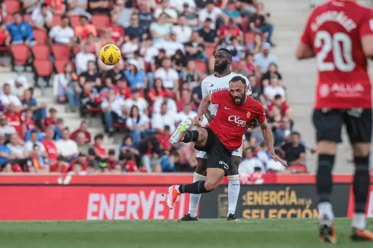 Dolorosa derrota del Madrid; Mallorca revive con gol al 91