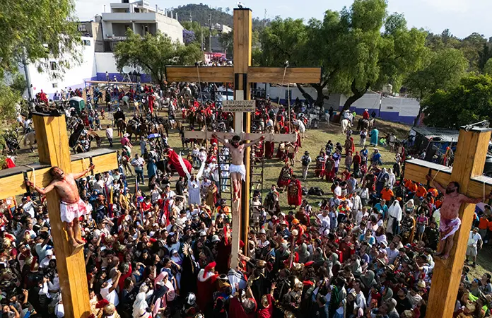 El Mes&iacute;as fue crucificado