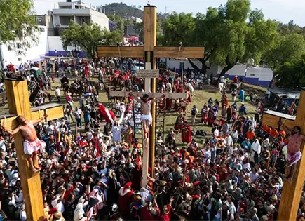 El Mesías fue crucificado El Mesías fue crucificado