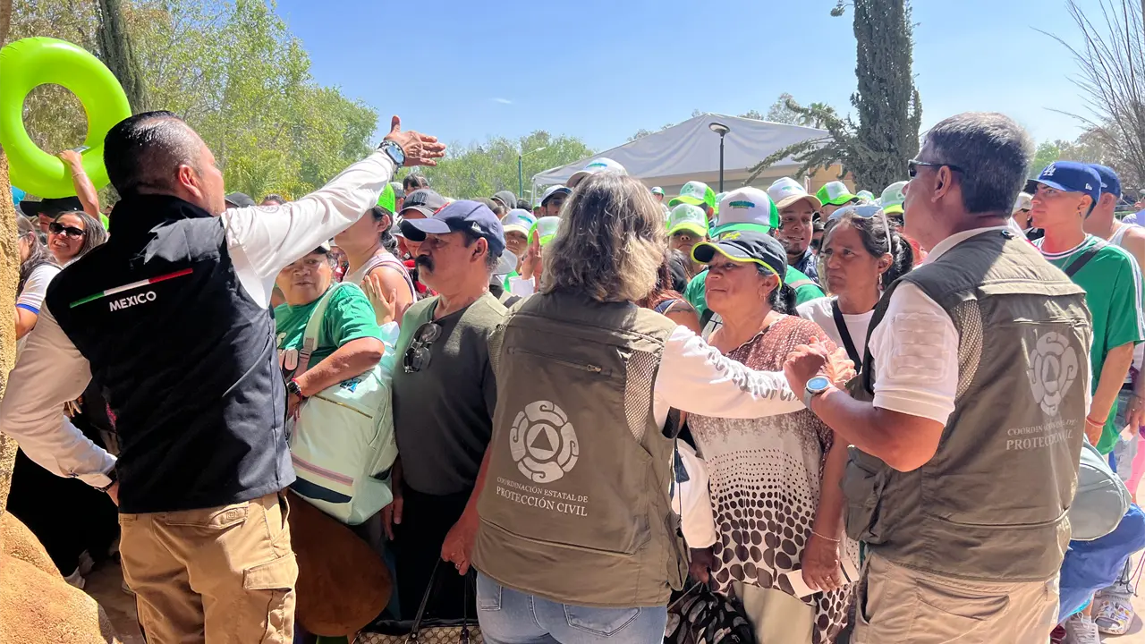 Protecci&oacute;n Civil ordena acceso en Dinoasis tras apertura