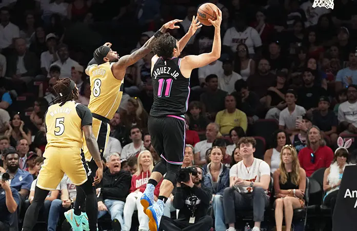 Brilla Jaquez en victoria del Heat