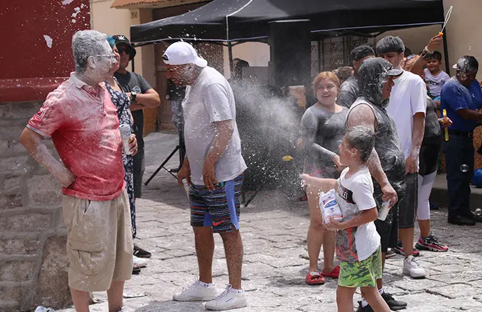 Celebran en la Centenario tradicional quema de Judas
