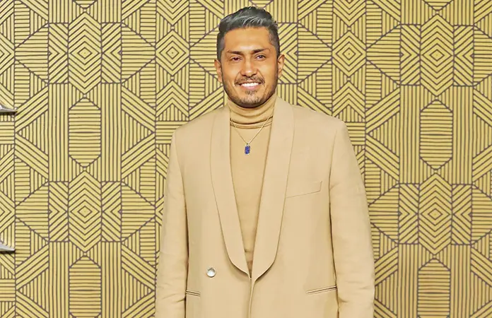 REAPARECE PASEANDO EN COYOACÁN