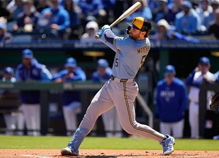 Se imponen los Cerveceros 5-2 a los Reales de Kansas Se imponen los Cerveceros 5-2 a los Reales de Kansas