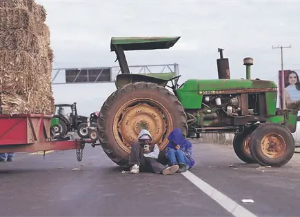 Transportistas y productores amagan con paro nacional