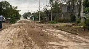 La calle Francisco J. M&uacute;jica, un lodazal