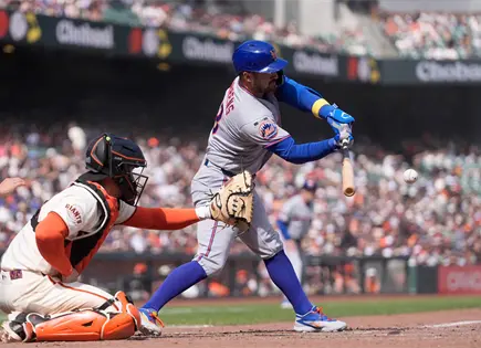 Mets ganan tercera vez seguida a Gigantes con doble decisivo de Torrens