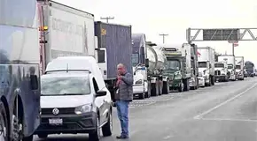 Transportistas inician bloqueos