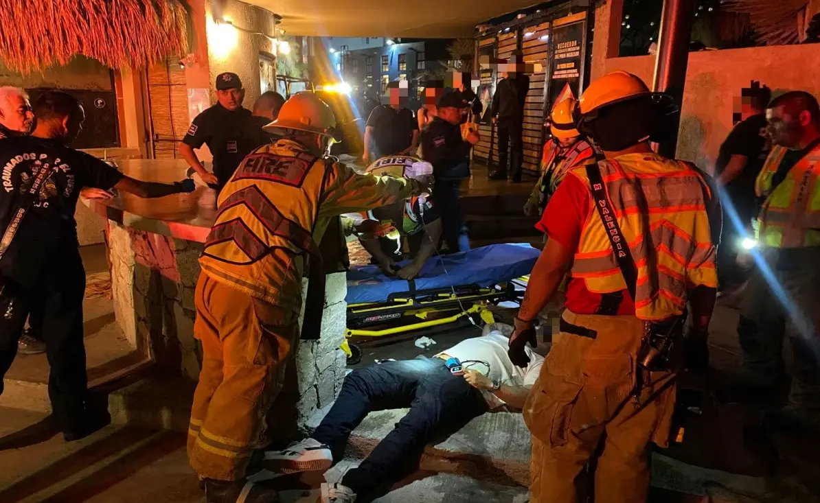 Clausuran bar en Los Cabos tras intoxicación de ocho personas