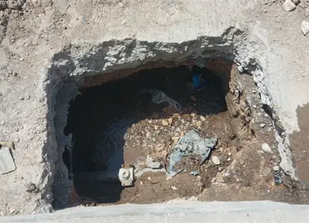 Denuncian fuga de agua con m&aacute;s de dos meses sin reparar en M&aacute;rtires de la Revoluci&oacute;n