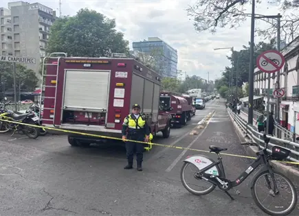 Incendio en respiradero del Metro moviliza a bomberos